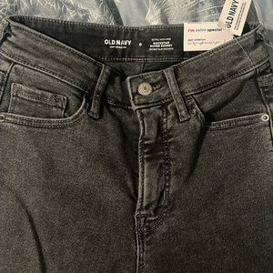 Brand new Old Navy Extra High Rise Rockstar Super Skinny Jeans, Size 0